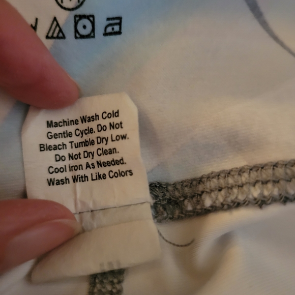 Evolution and Creation Geometric Women's Capri Leggings - Pink and Gray - Picture 6 of 7